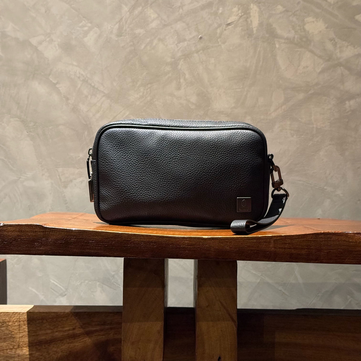 Wiwu Fingerprint Lock Hand Bag