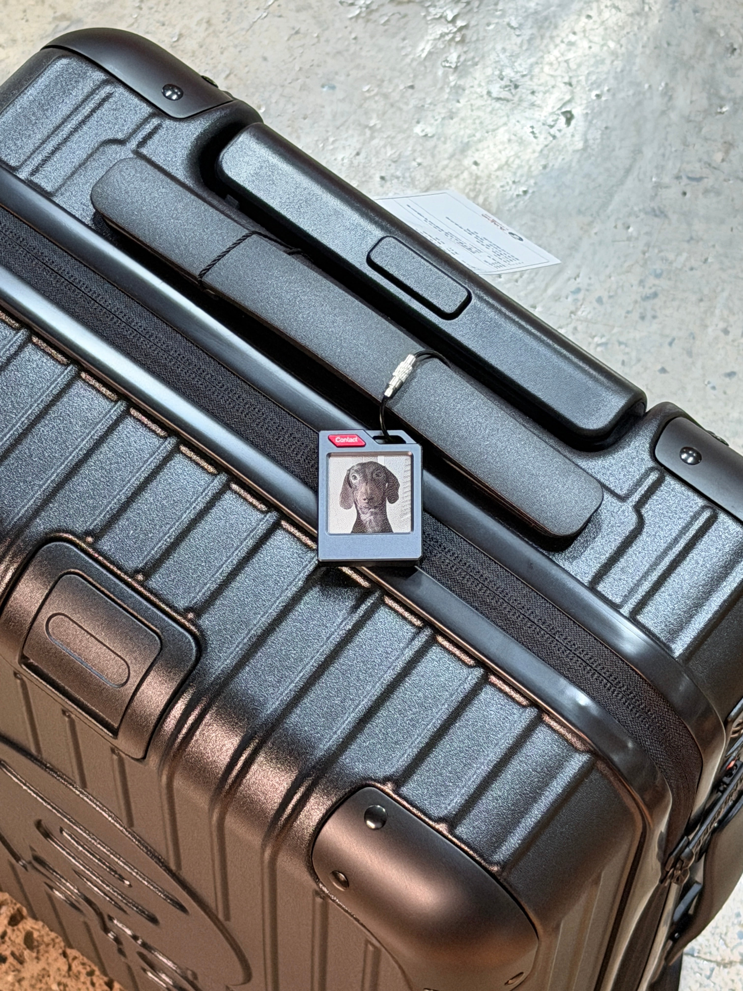 PhotoTag E-Ink Tracker