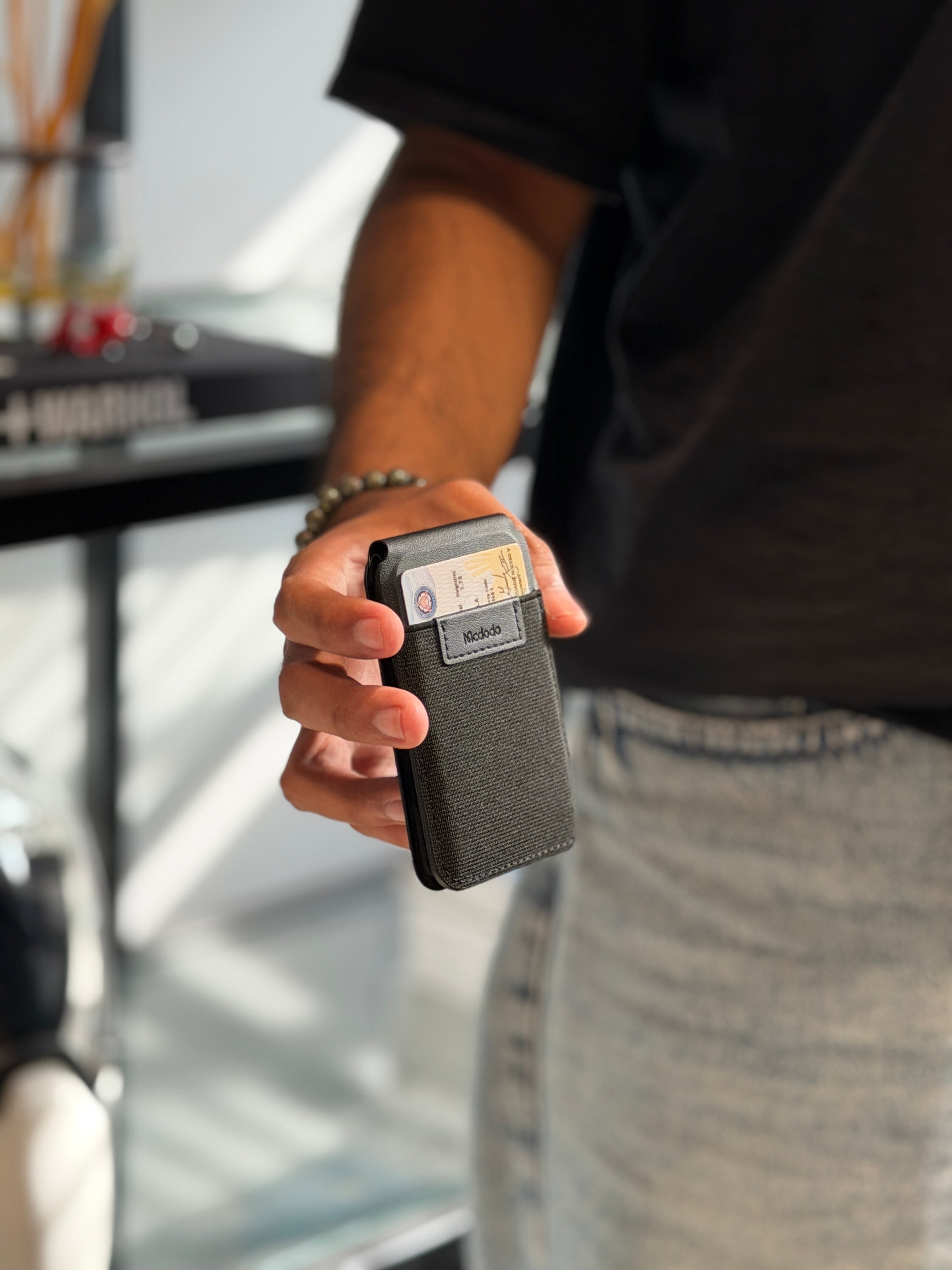 Mcdodo NAPA Pro 3in1 MagSafe Card Holder with Tracker