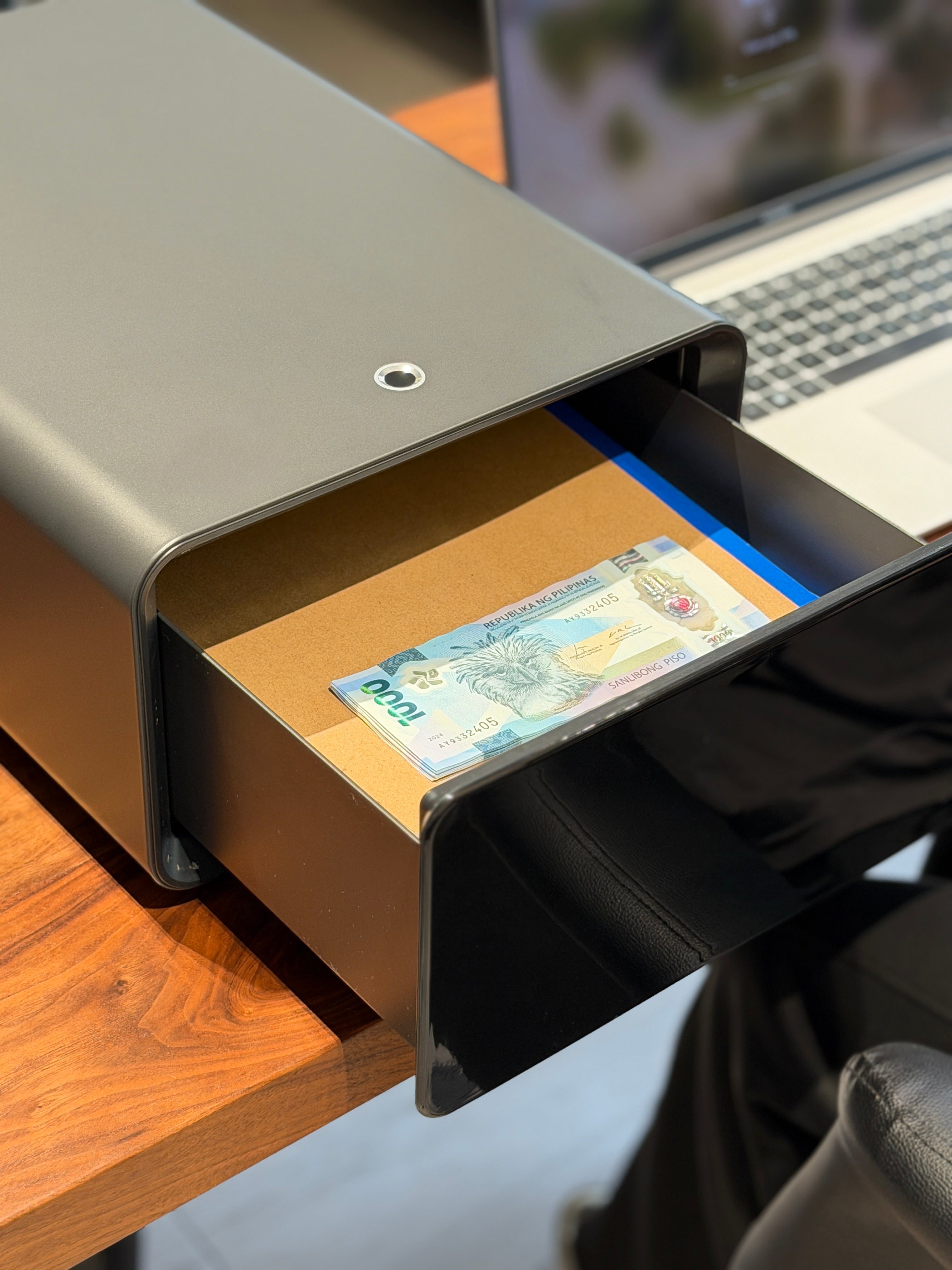 Fingerprint Privacy Box