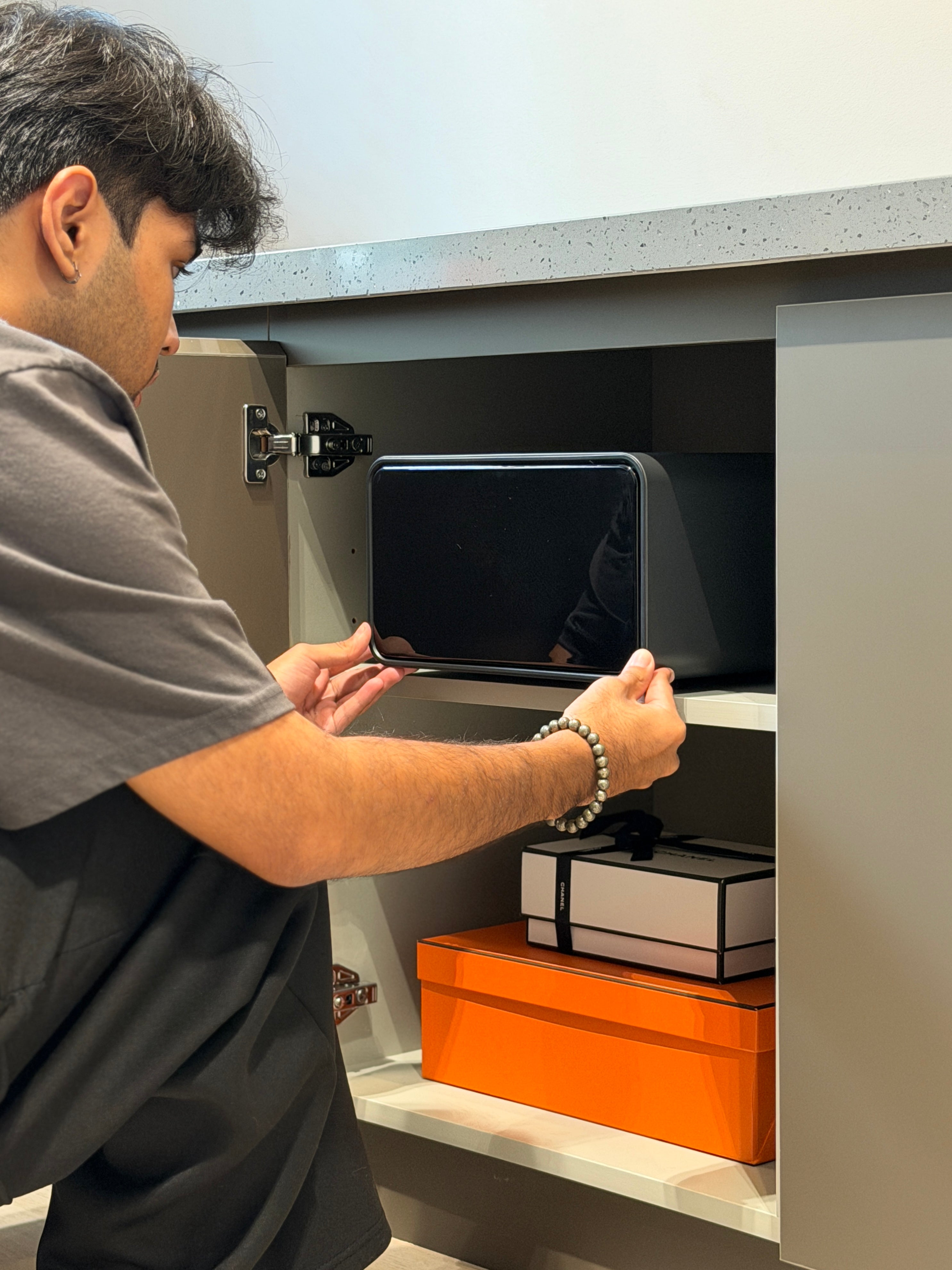 Fingerprint Privacy Box