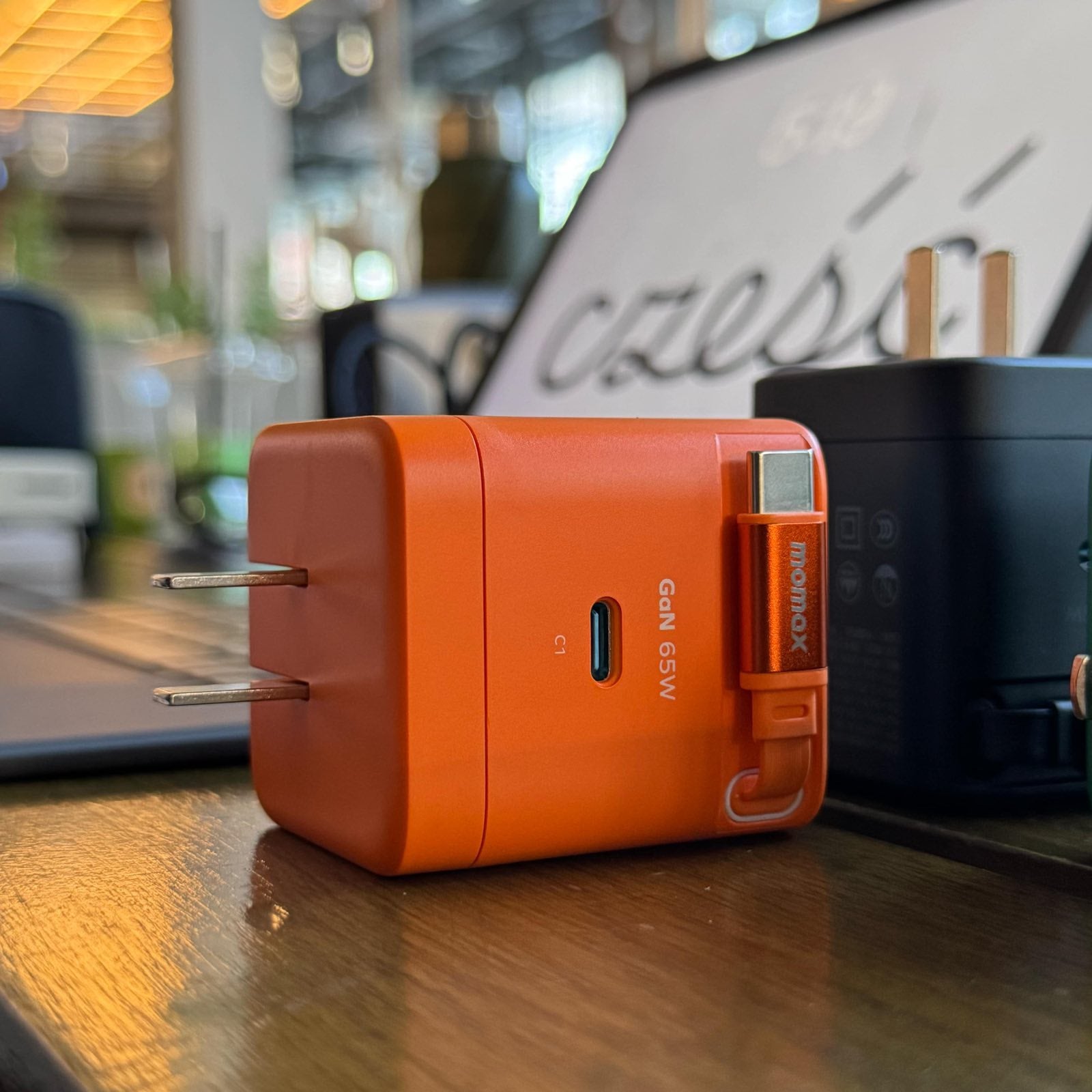 Momax 1-Charge 1 Port 65W Charger