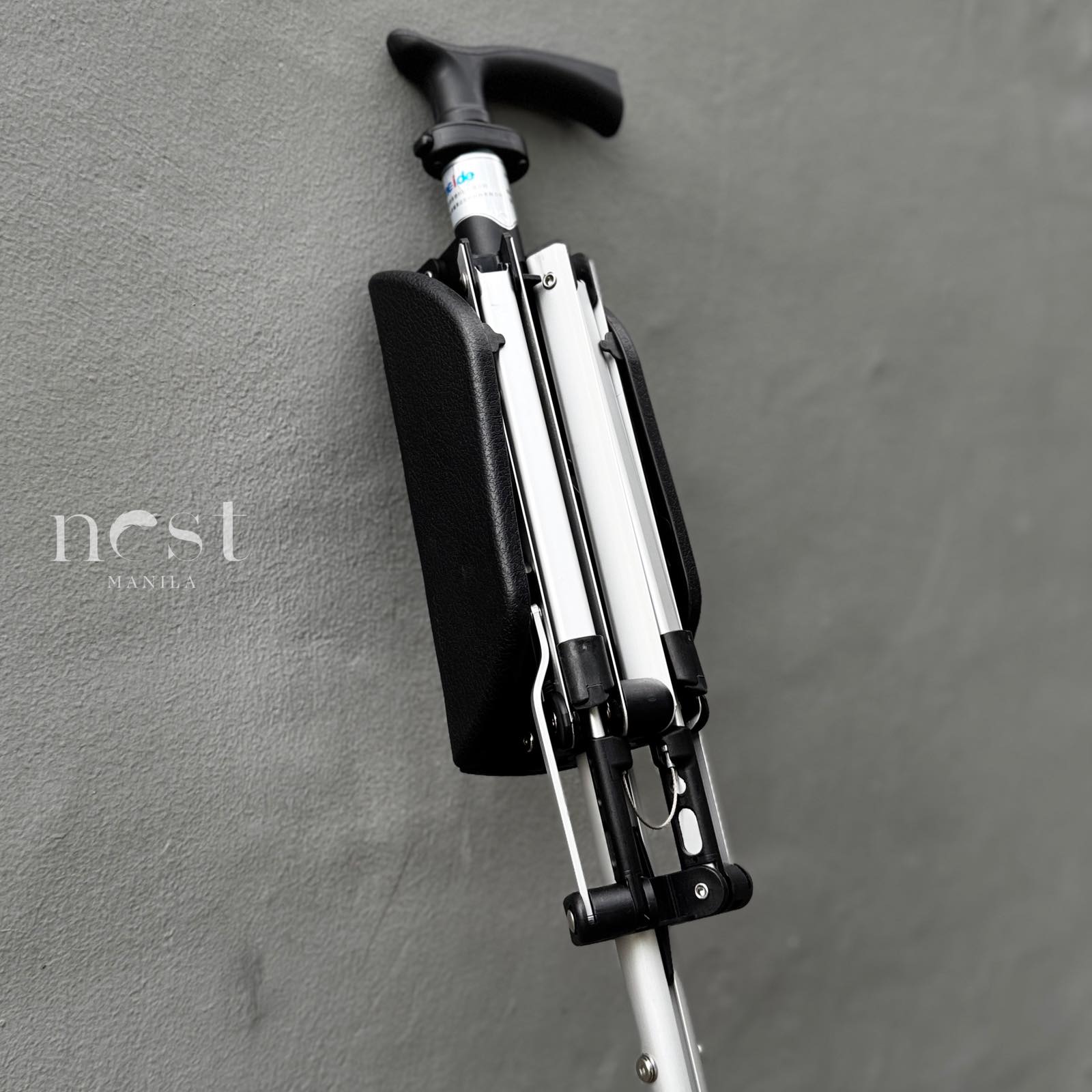 Hemeide Foldable Cane with Chair