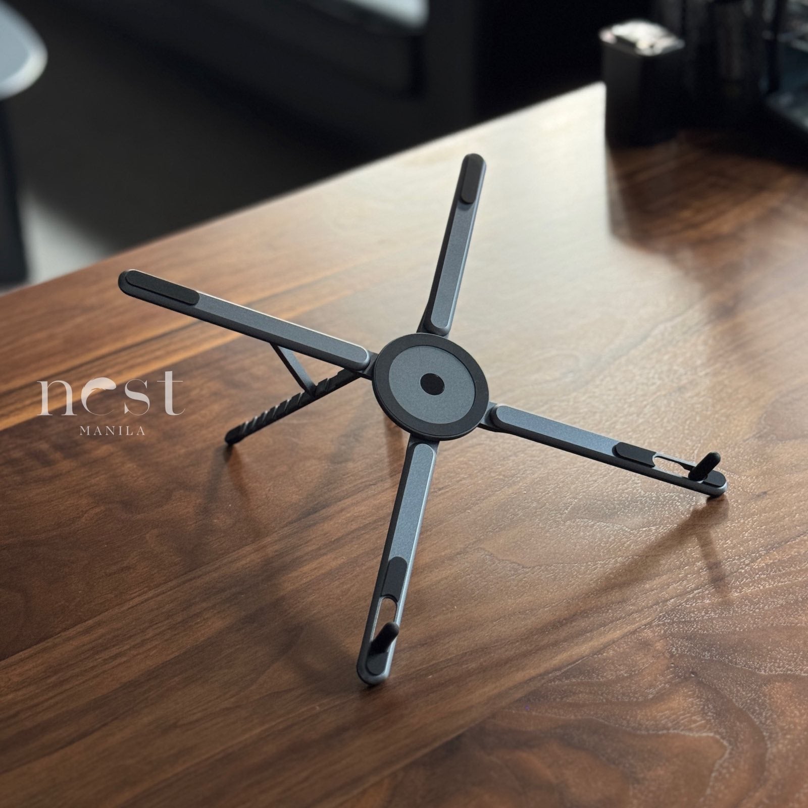 E05 5-in-1 Travel Portable Stand