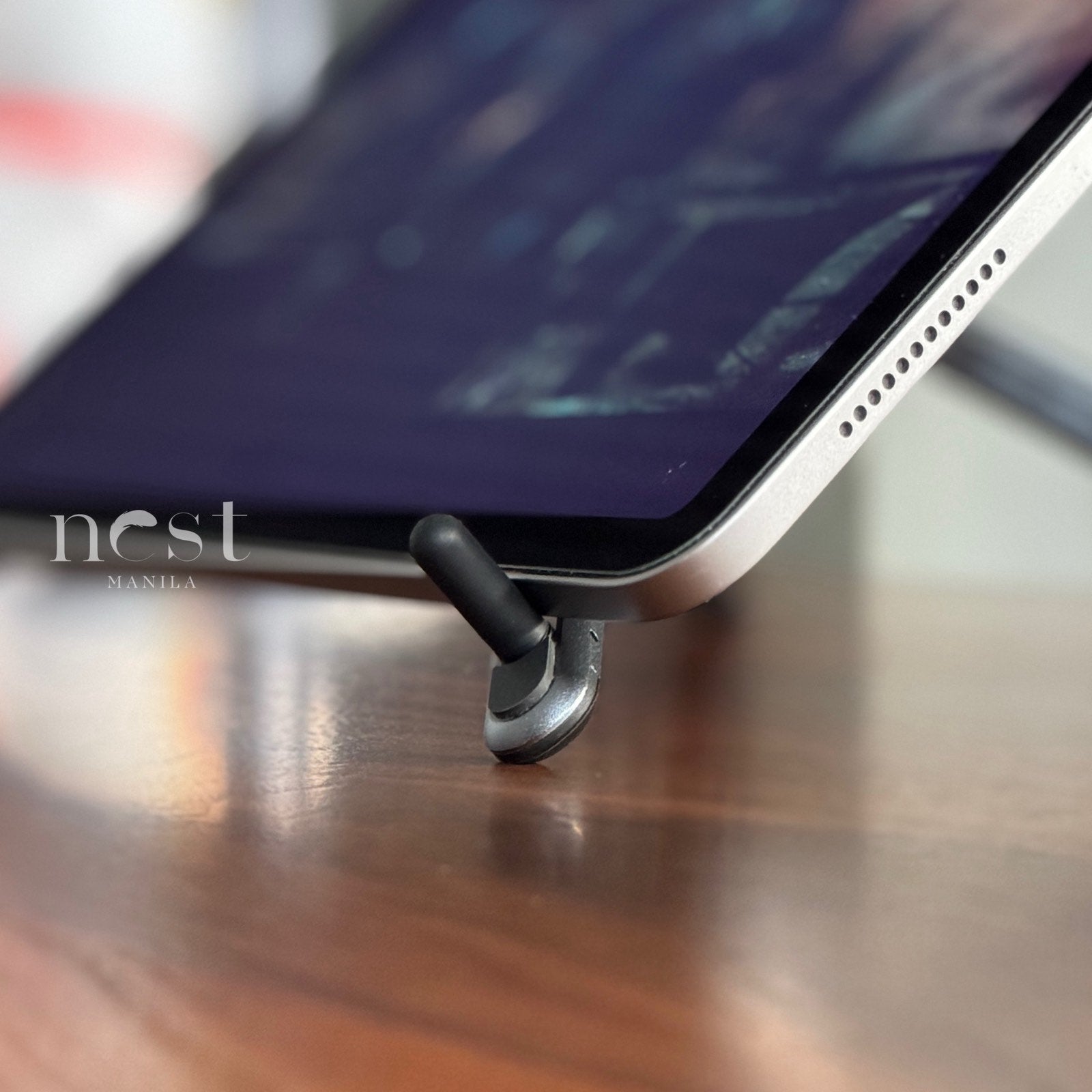 E05 5-in-1 Travel Portable Stand