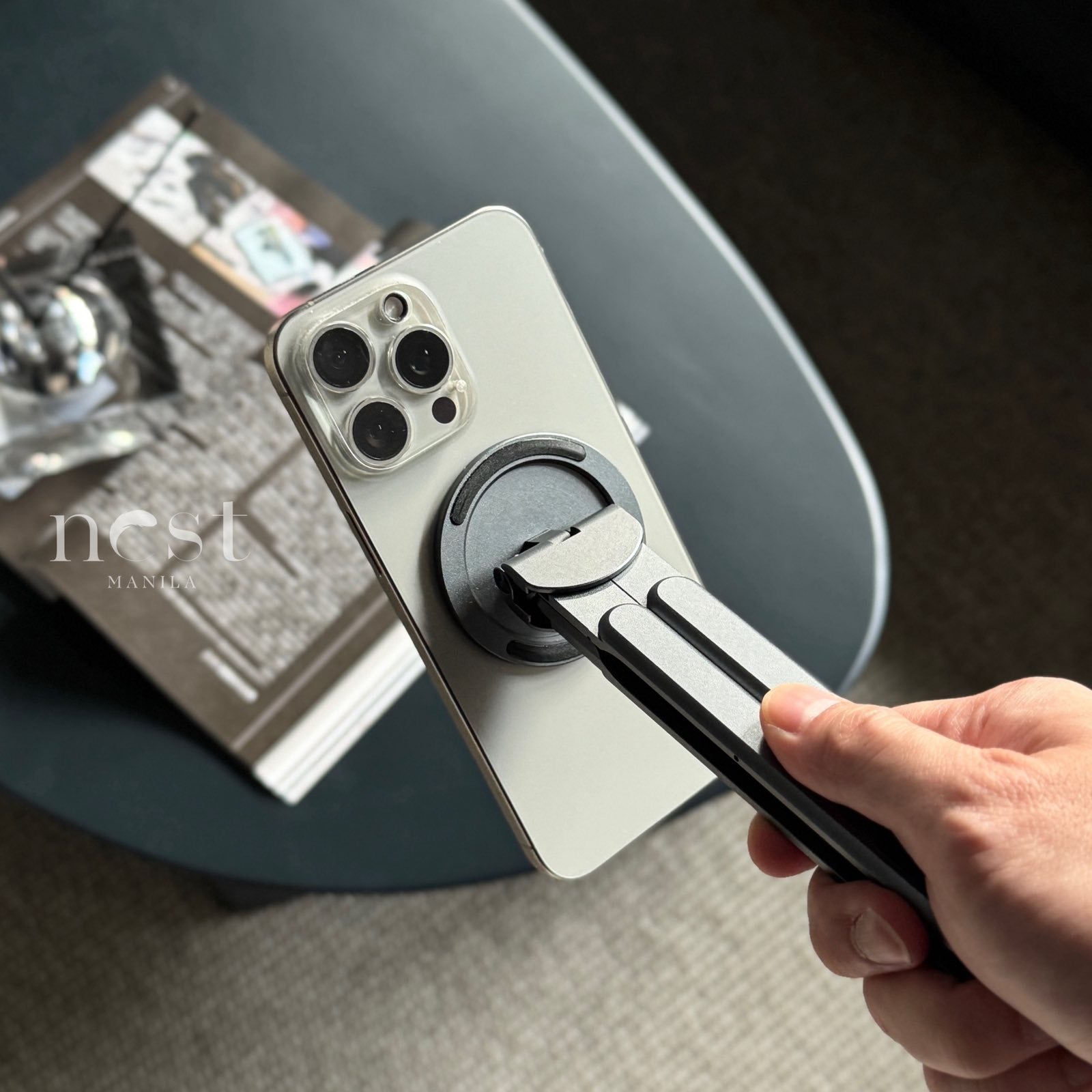 E05 5-in-1 Travel Portable Stand