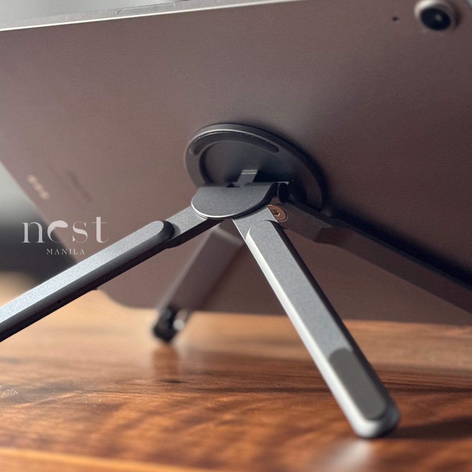 E05 5-in-1 Travel Portable Stand